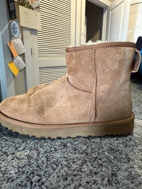 UGG Short Suede Ankle Boots in Chestnut